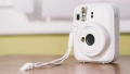 Фотокамера миттєвого друку Fujifilm Instax Mini 13 Clay White (16963137) 6 – techzone.com.ua