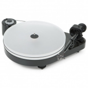 Програвач вінілових платівок Pro-Ject RPM 5 Carbon 2M-Silver Piano 1 – techzone.com.ua