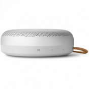Портативная колонка Bang & Olufsen Beosound A1 2nd Gen Grey Mist (1734001) 4 – techzone.com.ua Портативная колонка Bang & Olufsen Beosound A1 2nd Gen Grey Mist (1734001) 4 – techzone.com.ua