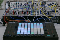 MIDI контролер AKAI APC 64 10 – techzone.com.ua MIDI контролер AKAI APC 64 10 – techzone.com.ua