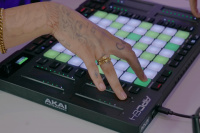 MIDI контролер AKAI APC 64 12 – techzone.com.ua MIDI контролер AKAI APC 64 12 – techzone.com.ua