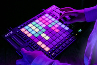 MIDI контроллер AKAI APC 64 8 – techzone.com.ua MIDI контроллер AKAI APC 64 8 – techzone.com.ua