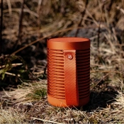 Портативна акустика Bang & Olufsen Beosound Explore Bonfire Orange (1626037) 6 – techzone.com.ua Портативна акустика Bang & Olufsen Beosound Explore Bonfire Orange (1626037) 6 – techzone.com.ua