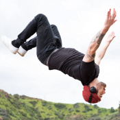 Навушники Jlab Studio Wireless On Ear Black (IEUHBASTUDIORBLK4) 6 – techzone.com.ua Навушники Jlab Studio Wireless On Ear Black (IEUHBASTUDIORBLK4) 6 – techzone.com.ua