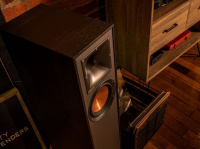 Фронтальні акустичні колонки Klipsch R-610F Black 7 – techzone.com.ua Фронтальні акустичні колонки Klipsch R-610F Black 7 – techzone.com.ua