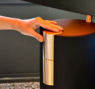 Настольная лампа со встроенным динамиком Jaune Fabrique Grande Alto Speaker lamp Black 3 – techzone.com.ua Настольная лампа со встроенным динамиком Jaune Fabrique Grande Alto Speaker lamp Black 3 – techzone.com.ua