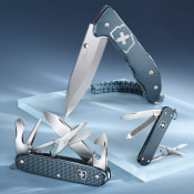 Складаний ніж Victorinox EVOKE Glacial Blue 0.9415.L26 8 – techzone.com.ua