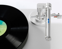 Програвач вінілу Clearaudio Performance DC Silver with Red wood (TT053/S/RedWood-TA043/S-MC022) 8 – techzone.com.ua Програвач вінілу Clearaudio Performance DC Silver with Red wood (TT053/S/RedWood-TA043/S-MC022) 8 – techzone.com.ua