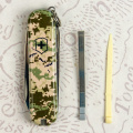 Складаний ніж Victorinox CLASSIC SD ARMY Піксель 0.6223.3.W3940pw 9 – techzone.com.ua
