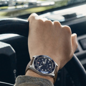 Чоловічий годинник Victorinox Swiss Army SWISS ARMY 242040 1 – techzone.com.ua