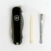 Складной нож Victorinox RALLY 0.6163.3 11 – techzone.com.ua