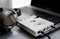 ЦАП-усилитель для наушников Chord Hugo 2 Silver 6 – techzone.com.ua ЦАП-усилитель для наушников Chord Hugo 2 Silver 6 – techzone.com.ua