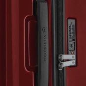 Чемодан Victorinox AIROX/Victorinox Red Большой Vt612510 7 – techzone.com.ua Чемодан Victorinox AIROX/Victorinox Red Большой Vt612510 7 – techzone.com.ua