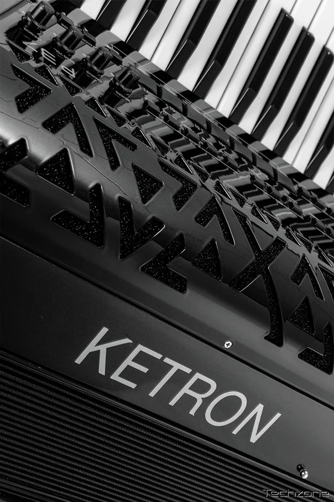 Цифровий акордеон Ketron P37 Piano Type 5 – techzone.com.ua